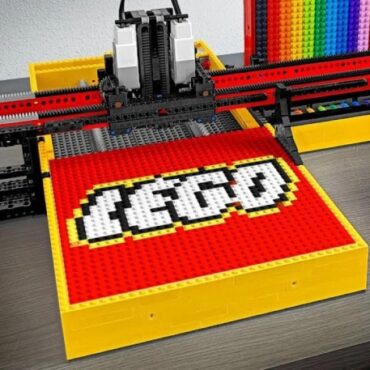 Блогер-создал-принтер,-печатающий-кубиками-lego